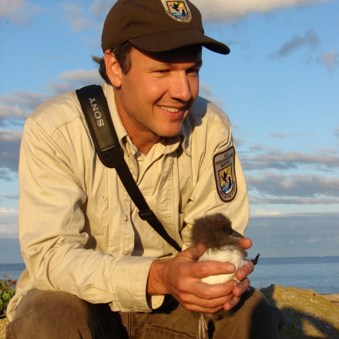 Bob Houston holding puffling