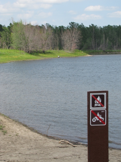 Photo of a scour lake on the Big Muddy National Fish and Wildlife Refuge