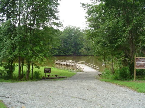 Fishing pier into Wilna pond