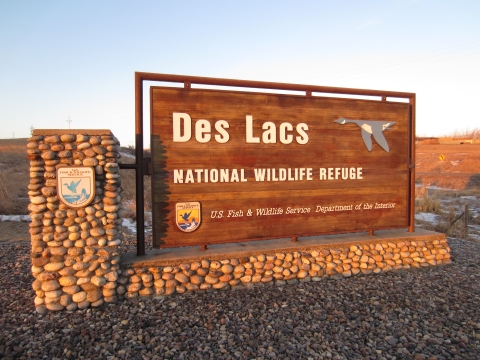 Des Lacs Entrance Sign