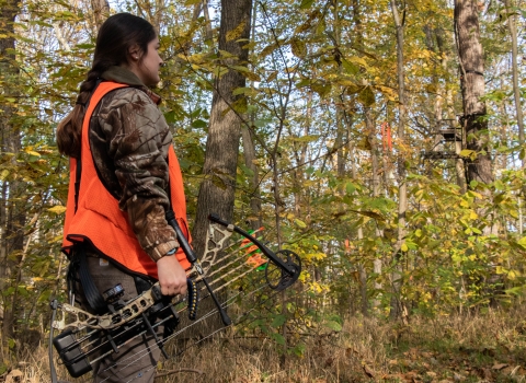 Female bow hunter 